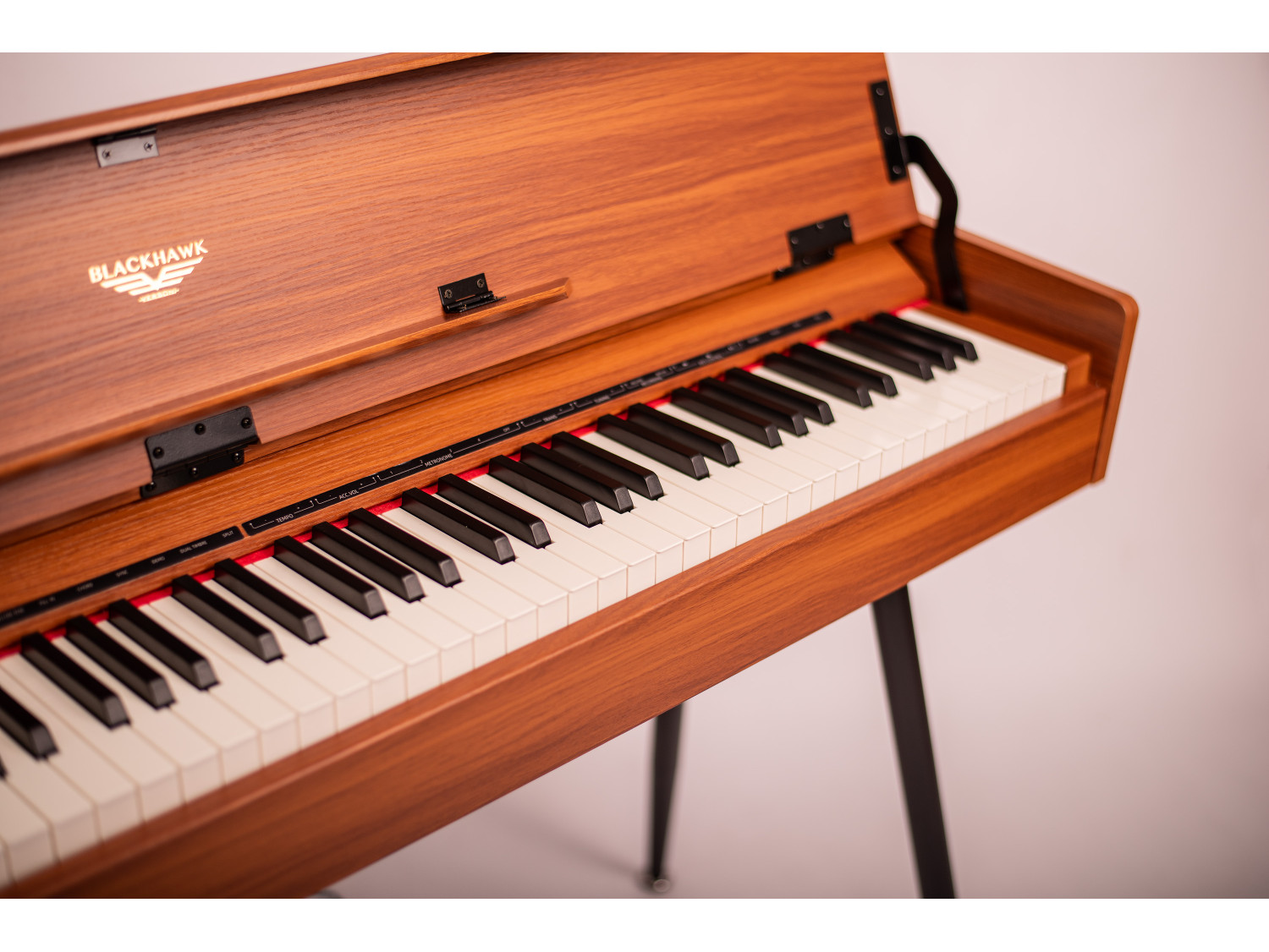 Pianino cyfrowe Black Hawk Versoni V10NB